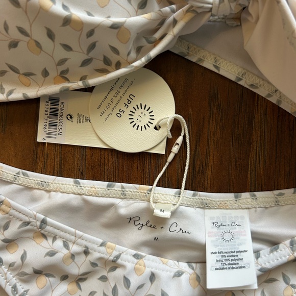 Rylee + Cru white bikini with a lemon print and UPF 50 sun protection size med - Picture 2 of 15